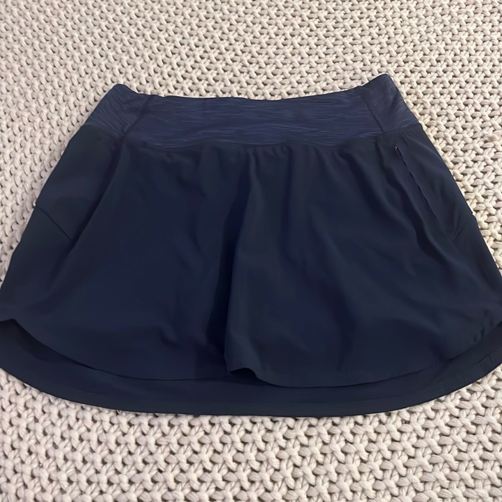 Outdoor voices size small navy skort